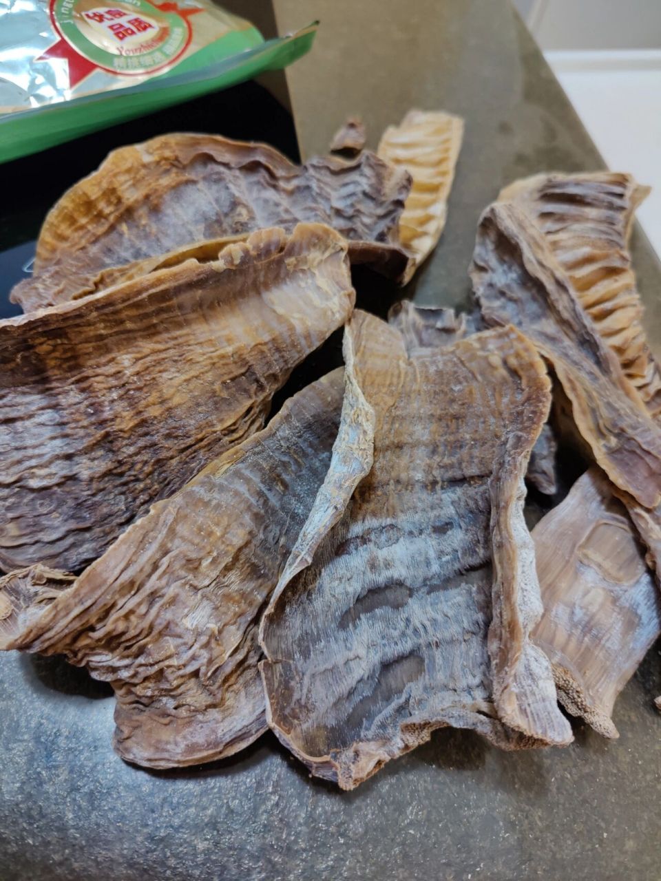 笋干收到是黑色的，正常吗？还是发霉？